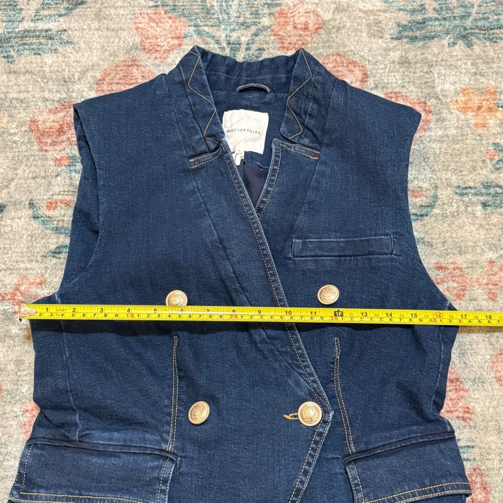 Avec Les Filles Denim Sleeveless Blazer Vest with Gold Buttons Size Small - Picture 9 of 10